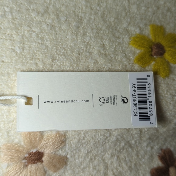 Rylee + Cru Cassidy Sweater Cream Flowers Daisies NEW Girls Size 8-9 - Picture 3 of 6